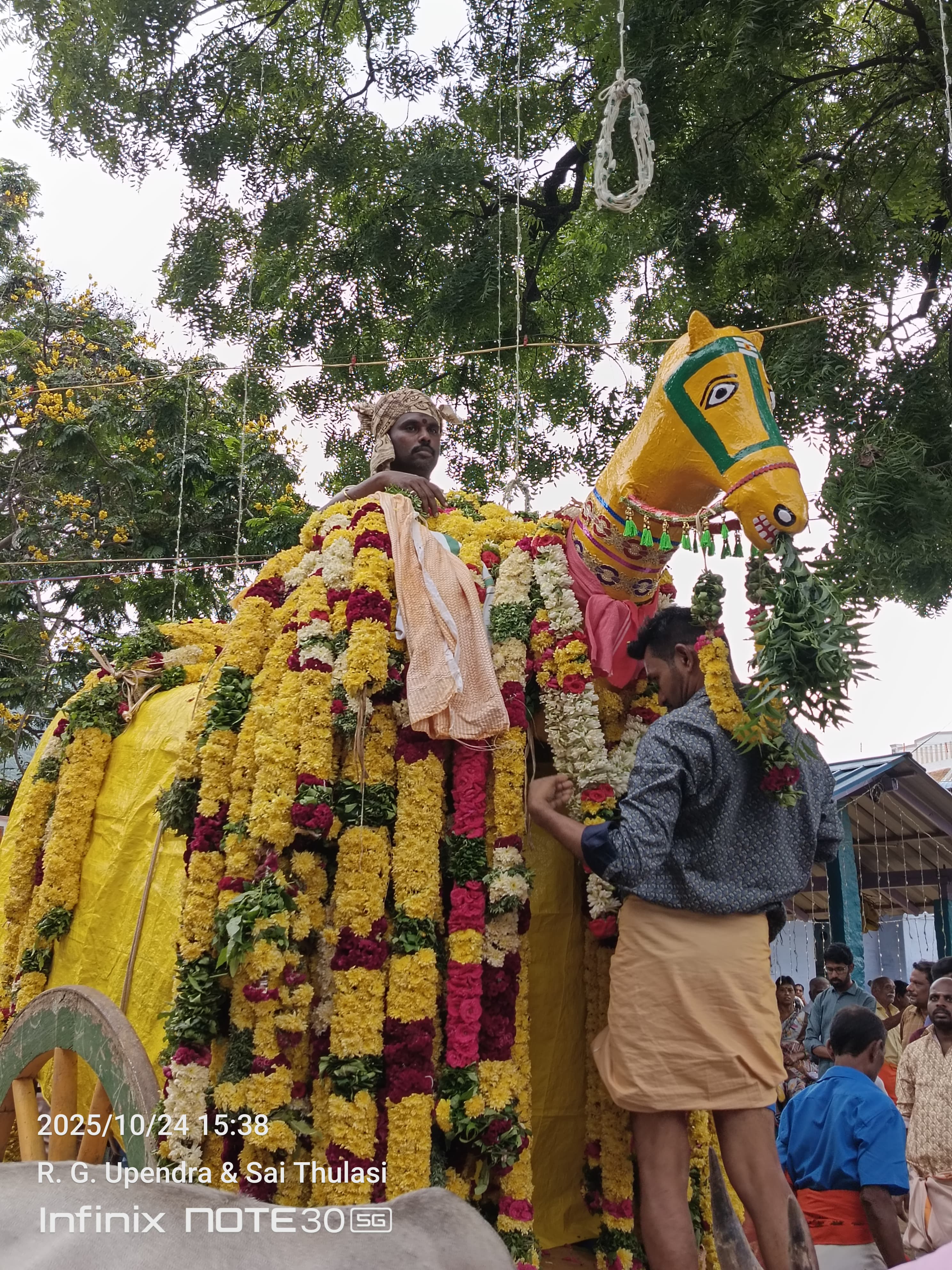 கோயில் பிரகாரம்